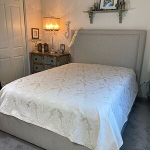Ethan Allen Cream and Tan Duvet Queen Matelasse silky luxurious